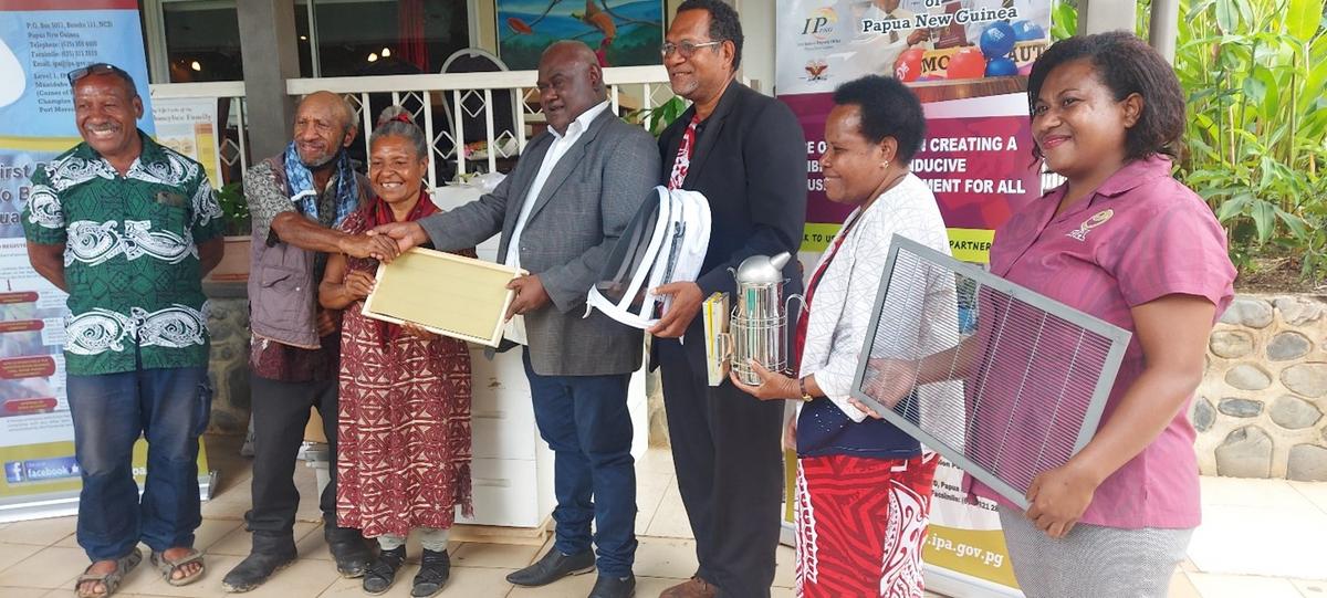 IPA SUPPORTS BEE FARMING BUSINESS IN SIMBU PROVINCE