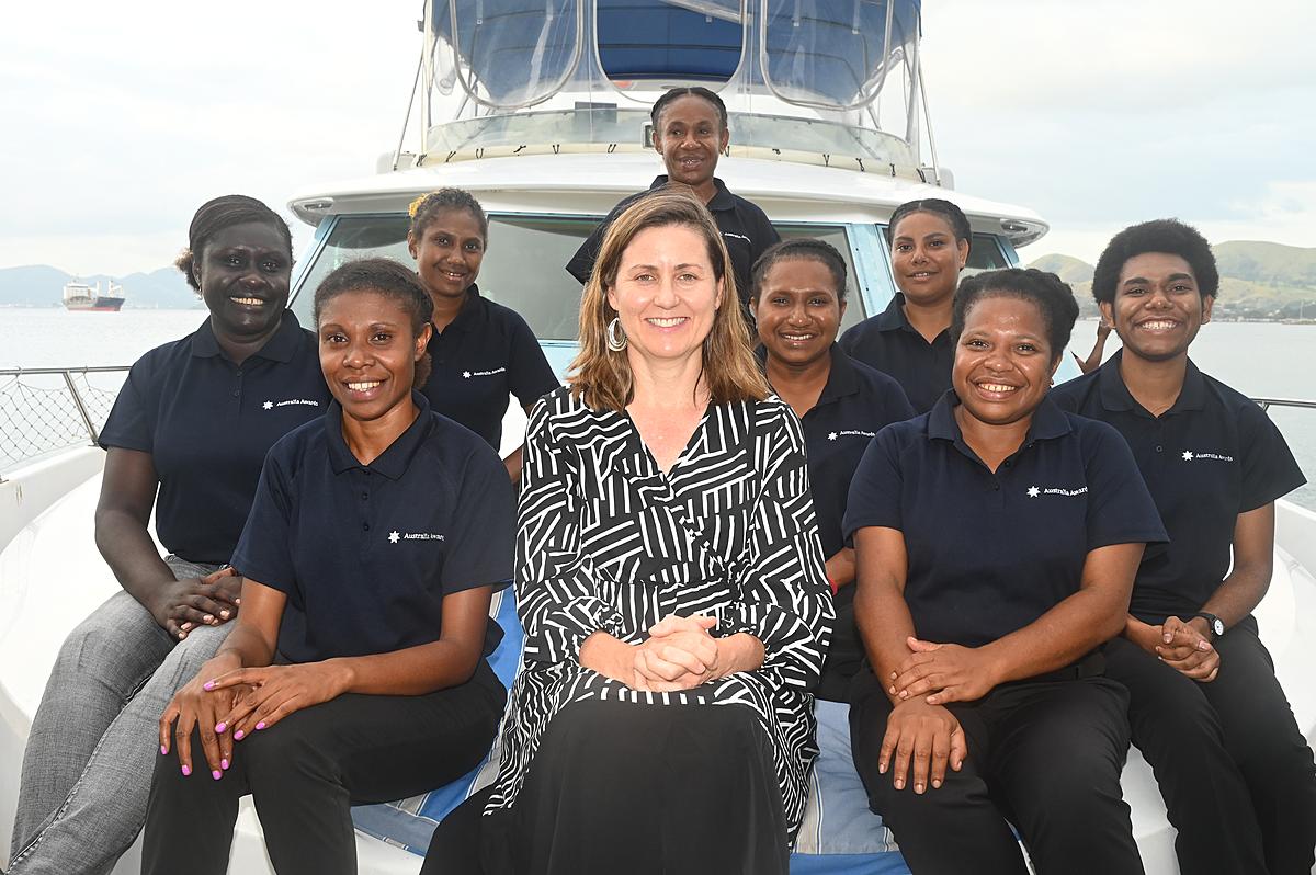 8 Women Seafarers Graduate