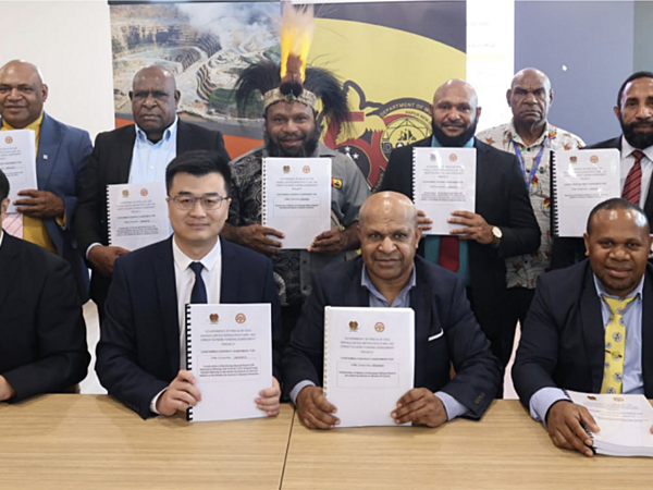 Ok Tedi signs three ITCS road projects to improve access in Western Province
