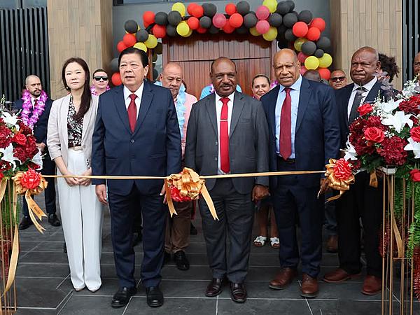 COFFEE MINISTER OPENS STATE-OF-THE-ART FACTORY IN LAE
